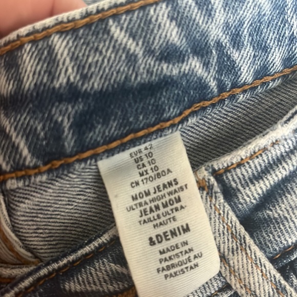 H&M mom jeans - Picture 2 of 3